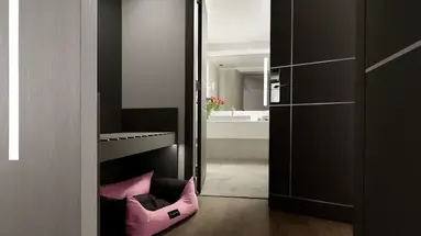 Holiday Suites