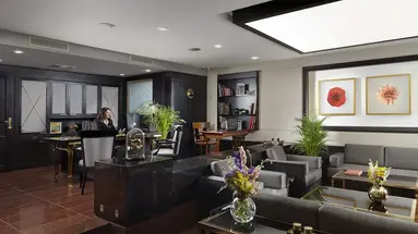 Holiday Suites