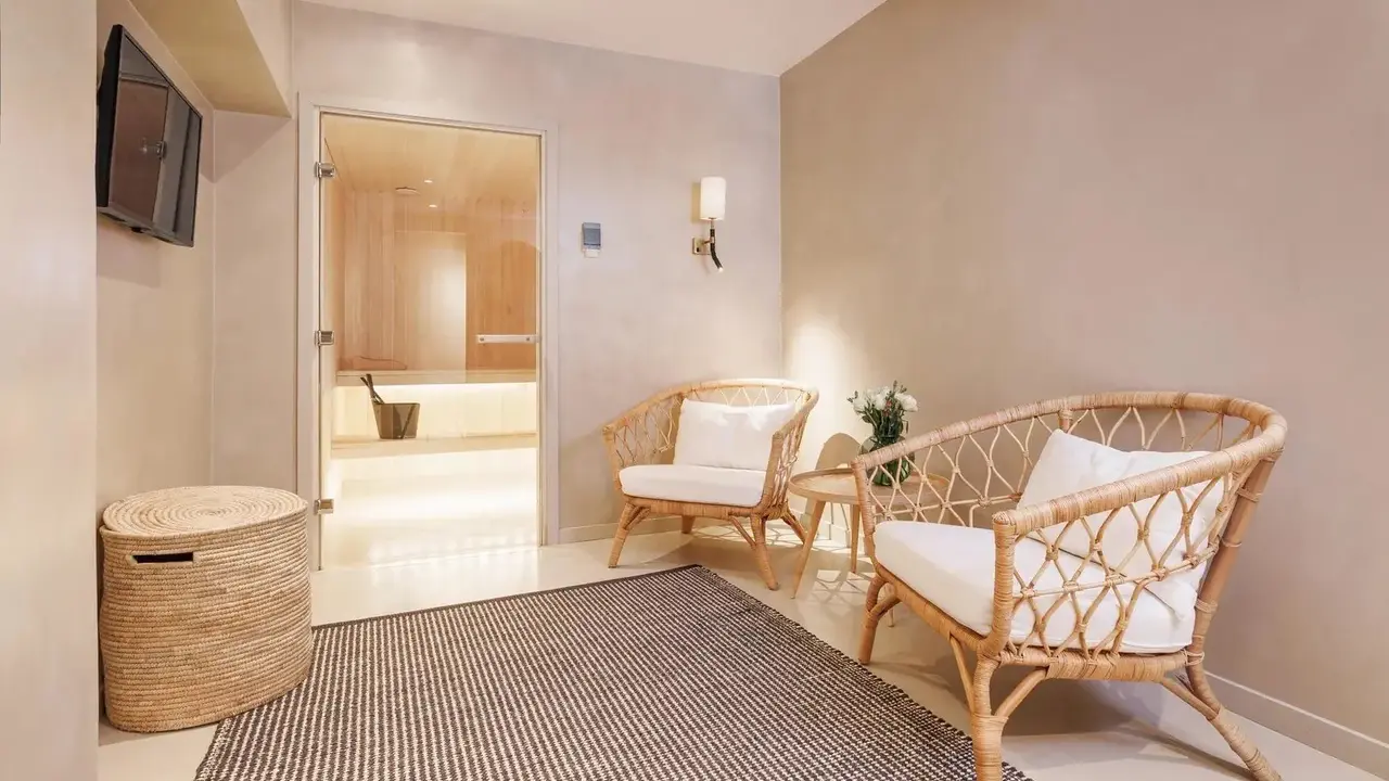 Home Hotel Wellington