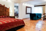 Home & Travel Apartments