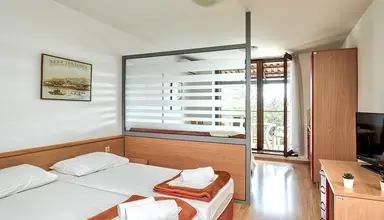 Hostin Roza Apartments