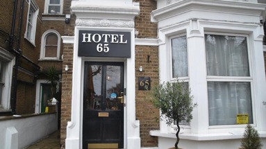 Hotel 65