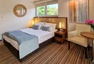 Hotel 77