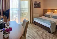 Hotel 77