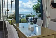 Hotel 77