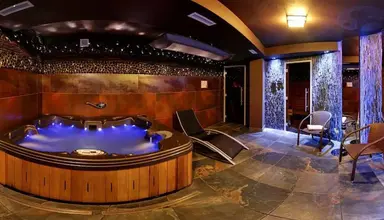 Hotel 77