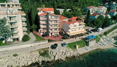 Hotel M