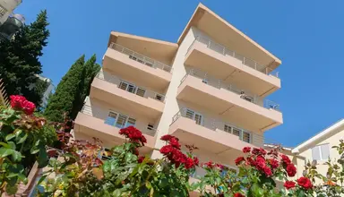Hotel M