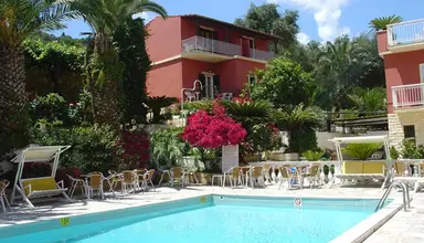 Hotel Oasis Perama