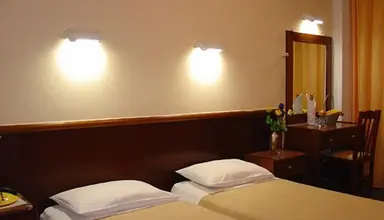 Hotel Oasis Perama