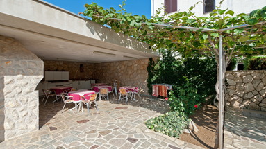 House Apolonia