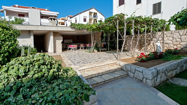 House Apolonia