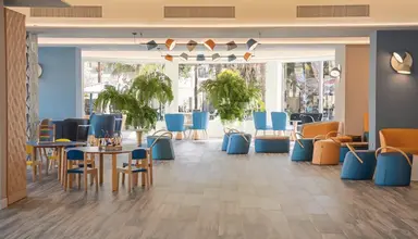 Hovima La Pinta Beachfront Family