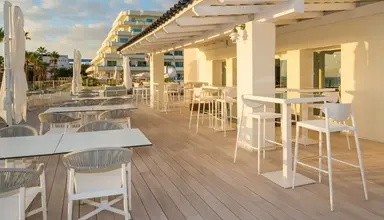 Hovima La Pinta Beachfront Family