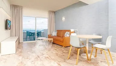 Hovima La Pinta Beachfront Family