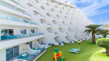 Hovima La Pinta Beachfront Family