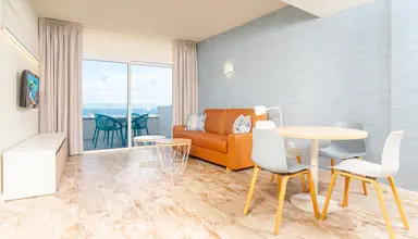 Hovima La Pinta Beachfront Family