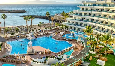 Hovima La Pinta Beachfront Family