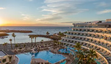 Hovima La Pinta Beachfront Family