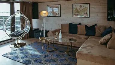 HT Houseboats