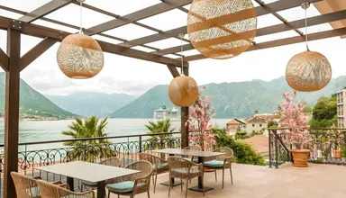 Huma Kotor Bay