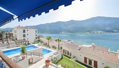 Huma Kotor Bay