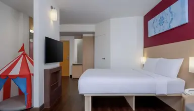 Ibis Bangkok Riverside