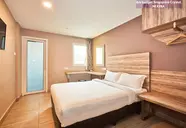 ibis budget Singapore Crystal