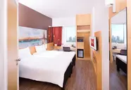 Ibis One Central