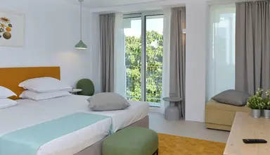 Ibis Styles Golden Sands Roomer Hotel