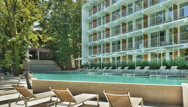 Ibis Styles Golden Sands Roomer Hotel