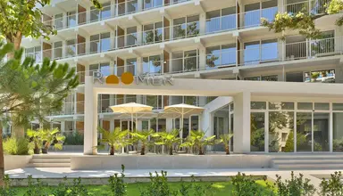 Ibis Styles Golden Sands Roomer Hotel