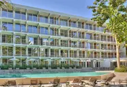 Ibis Styles Golden Sands Roomer Hotel