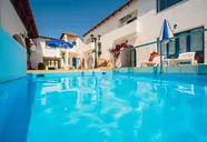 Iliana Apartments & Hotel