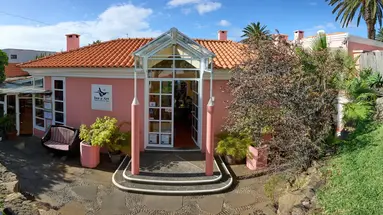 Inn & Art Gallery