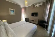 Inn & Art Gallery