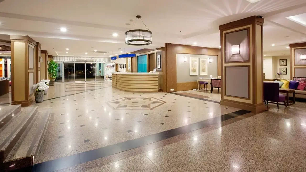 Insula Resort