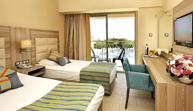 Insula Resort