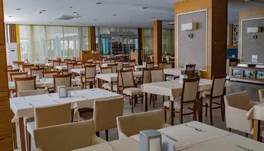 Insula Resort