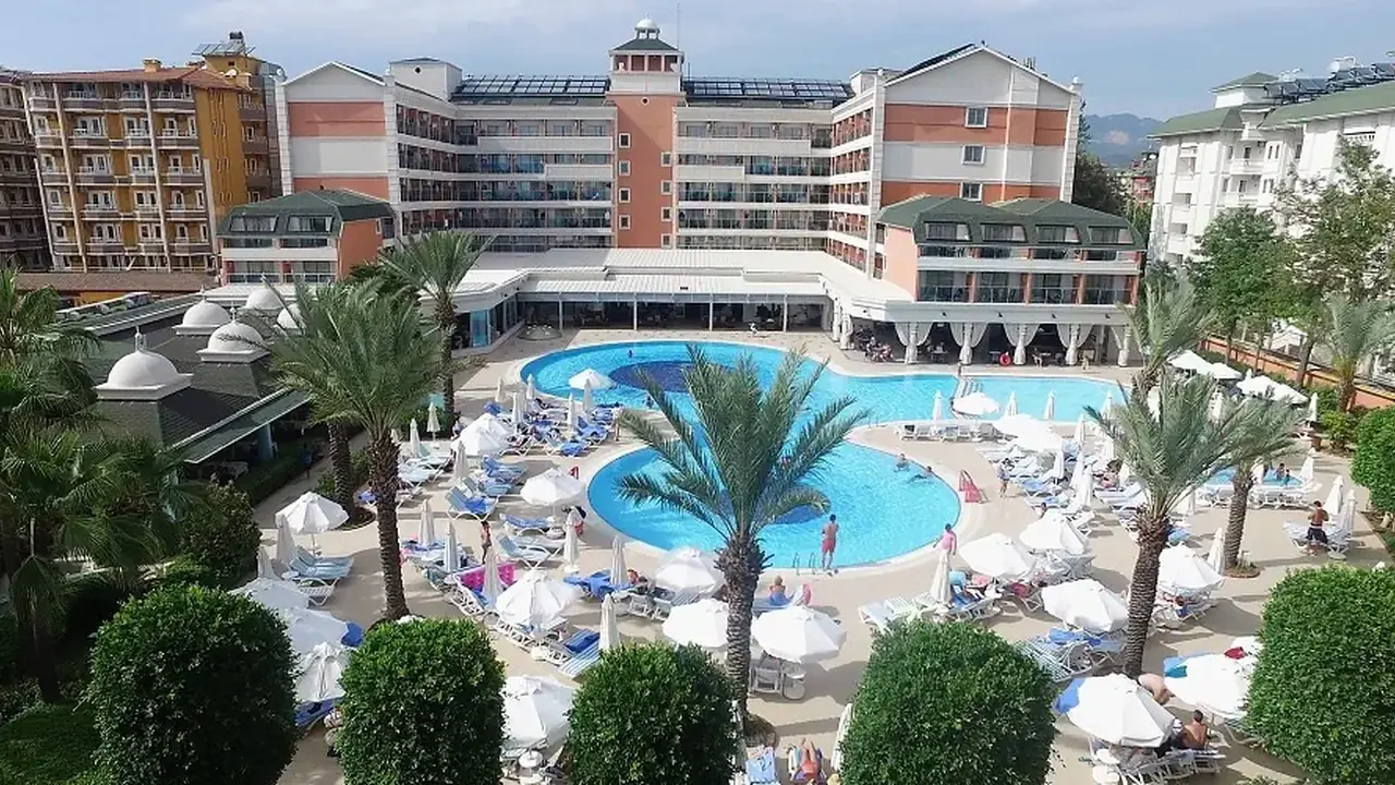 Insula Resort