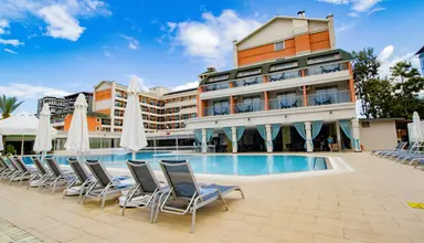 Insula Resort