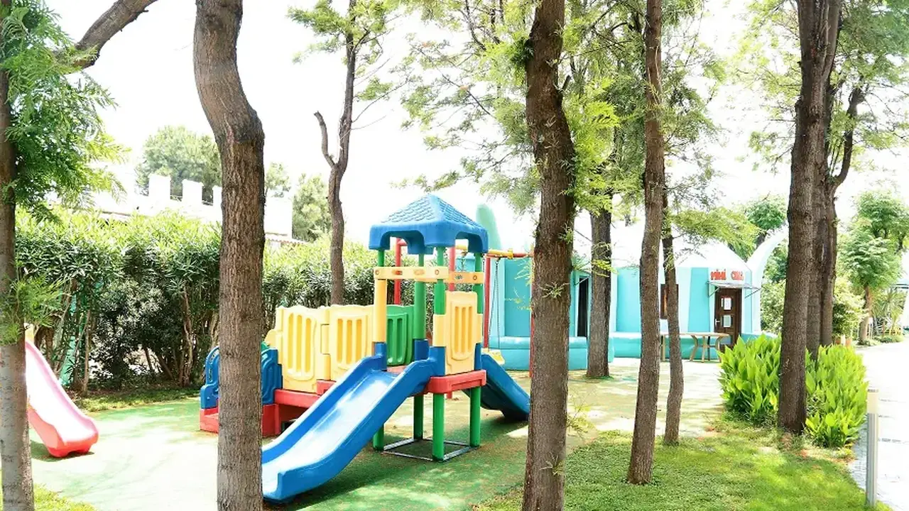 Insula Resort