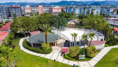 Insula Resort