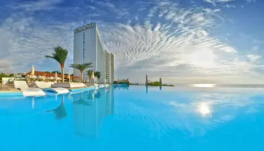 International Cassino & Tower Suites