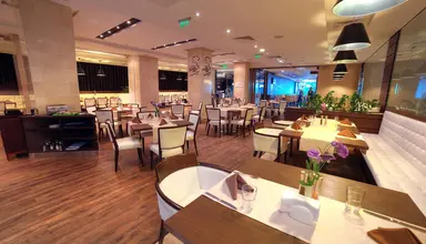 International Cassino & Tower Suites
