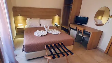 International (Rodos)