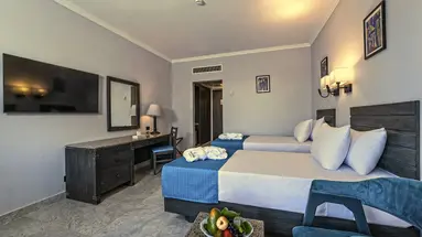 Invidia Coral Beach Tiran