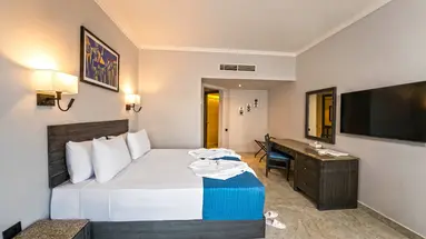 Invidia Coral Beach Tiran