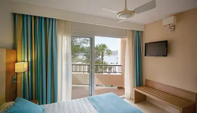 Invisa Cala Blanca & Verde