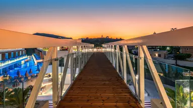 Ionis Art Luxury Suites